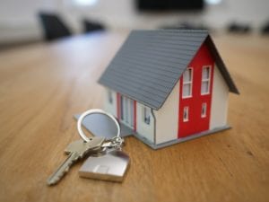 House with keys – how to make an offer