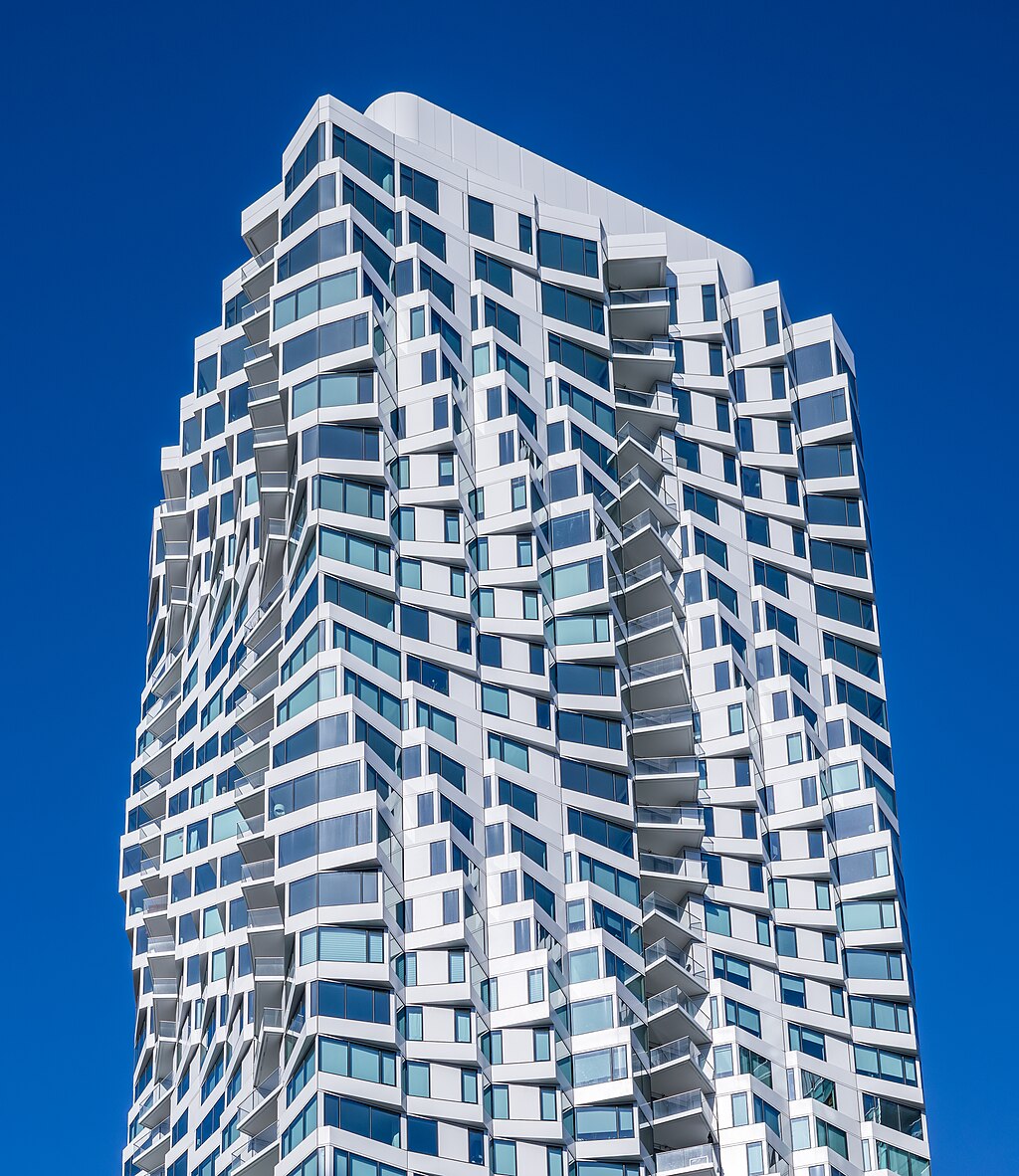 Twisting Mira Condo in San Francisco