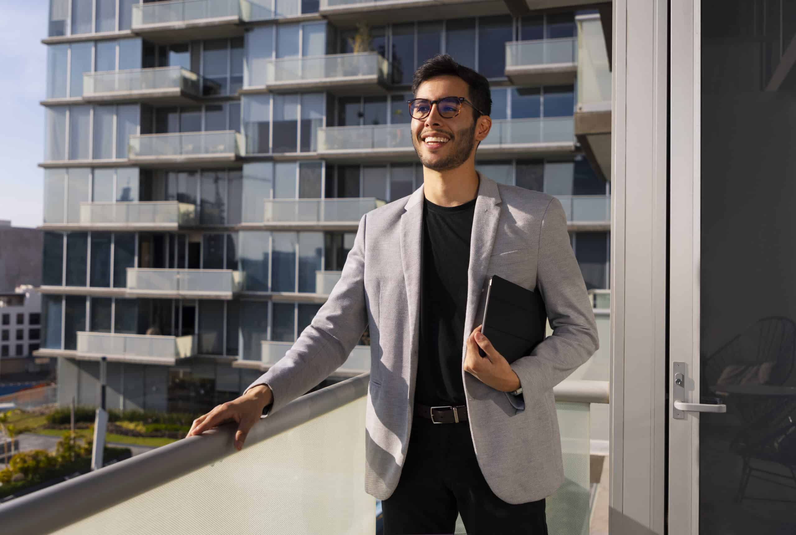 Real Estate Agent